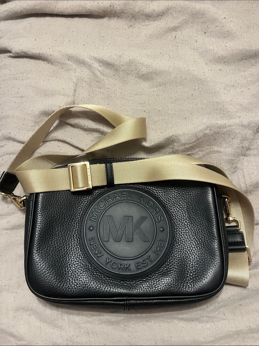 Black Michael Kors cross body/small side bag